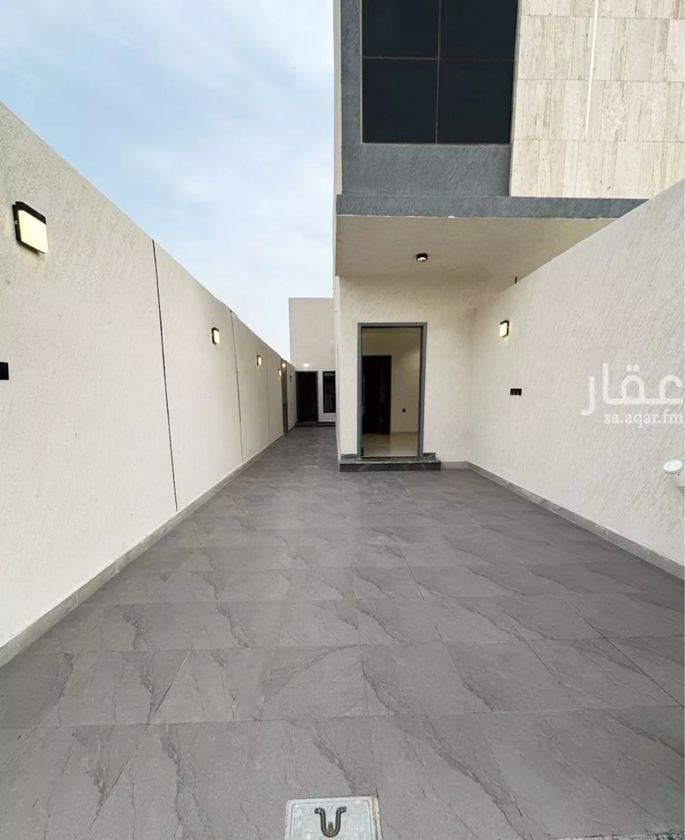 5 bedroom floor in Tuwaiq 15