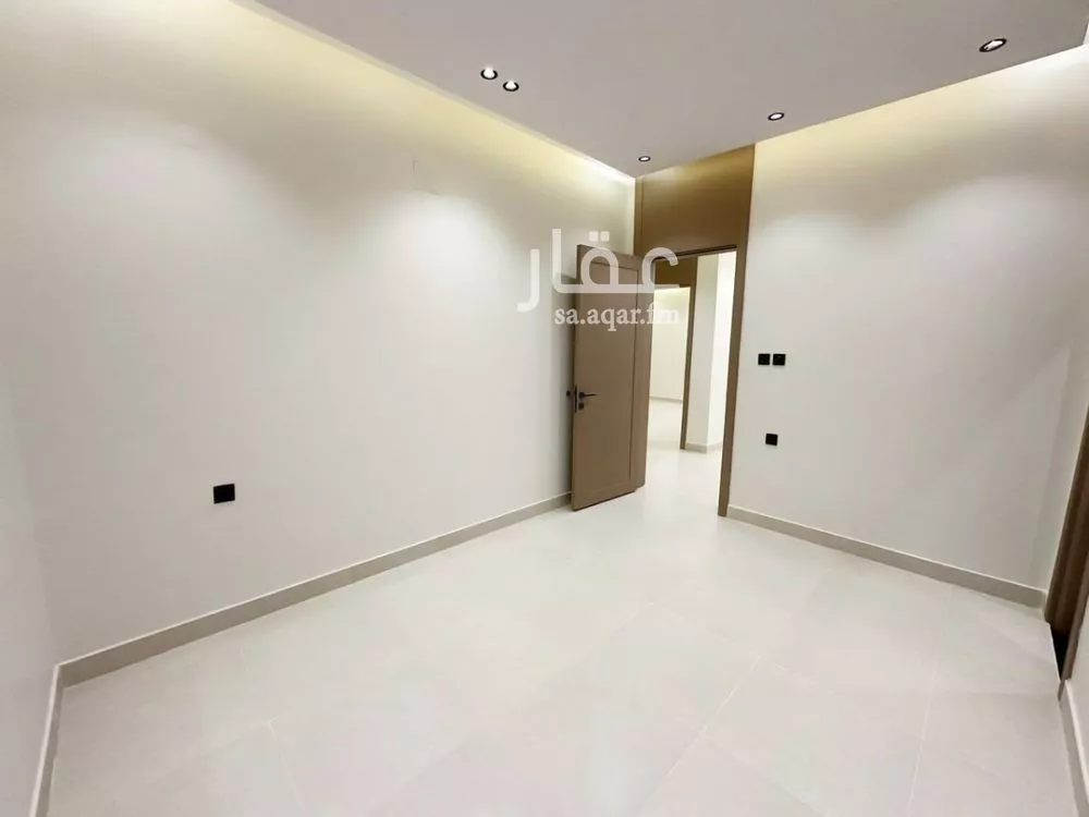 5 bedroom floor in Tuwaiq 2