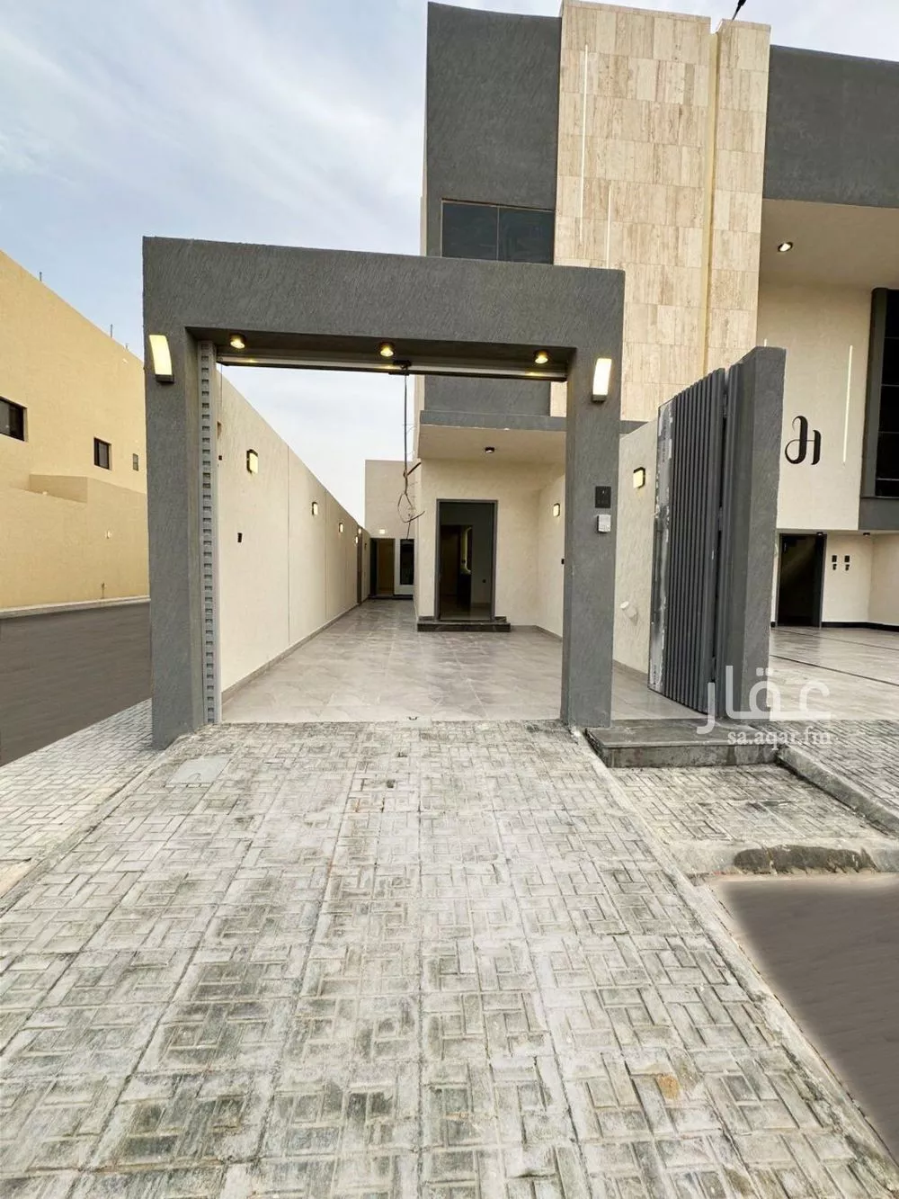 5 bedroom floor in Tuwaiq 14