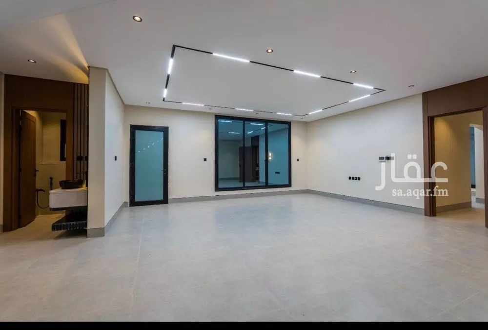 6 bedroom villa in Dahiat King Fahd 10
