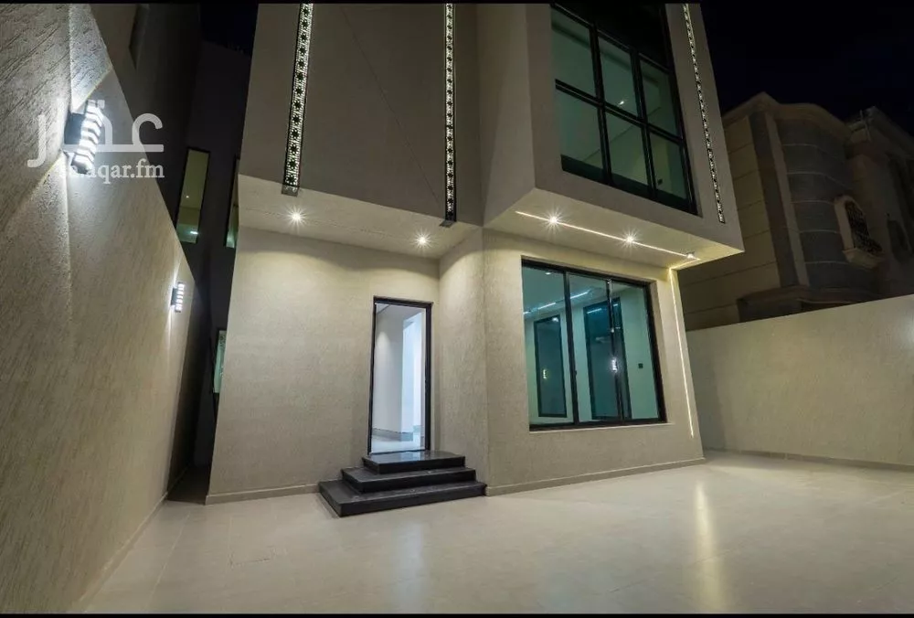 6 bedroom villa in Dahiat King Fahd 7