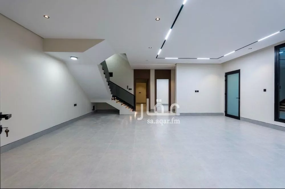 6 bedroom villa in Dahiat King Fahd 14