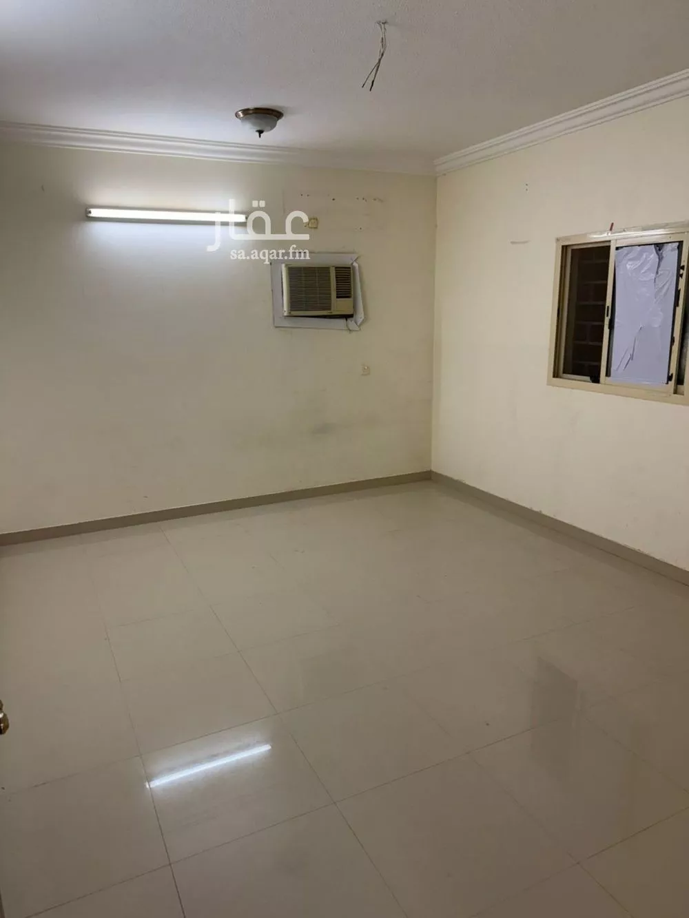 4 bedroom floor in Dhahrat Laban 5