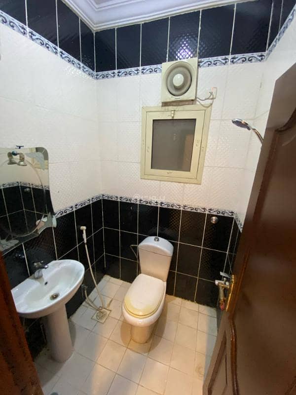 3 bedroom apartment in Madaen Al Fahd, Jeddah 7