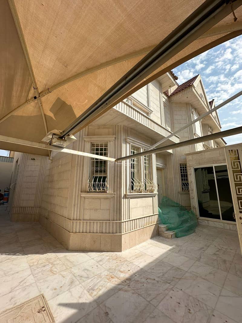 5 bedroom villa in Granada, Riyadh 2