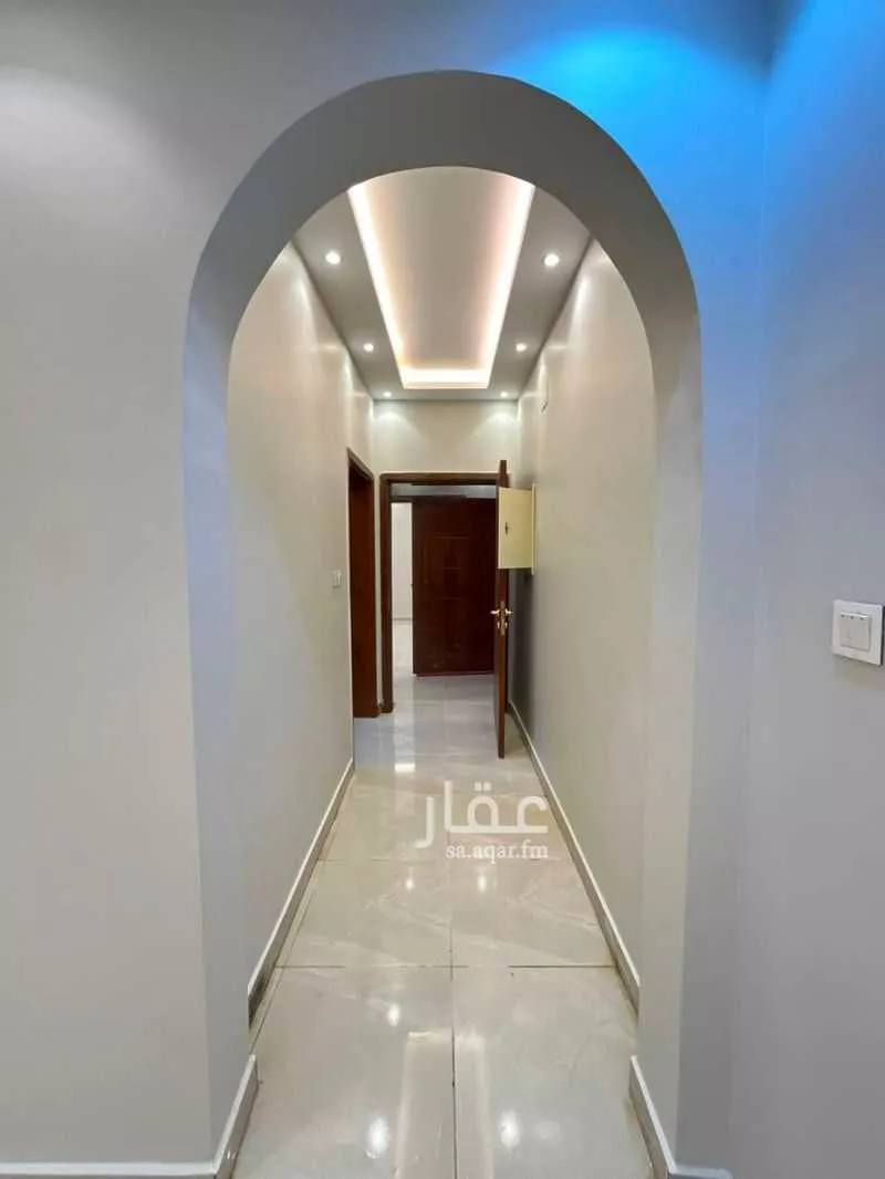 3 bedroom apartment in King Fahd, Madinah 4