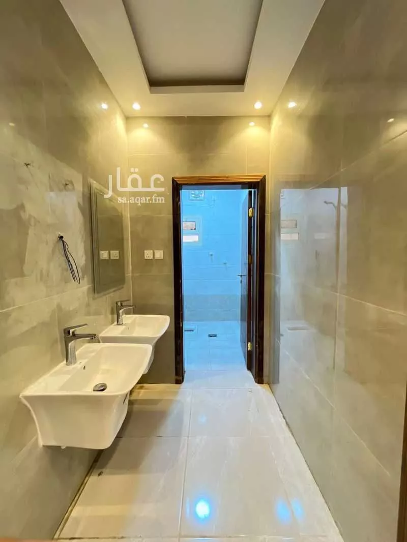 3 bedroom apartment in King Fahd, Madinah 5