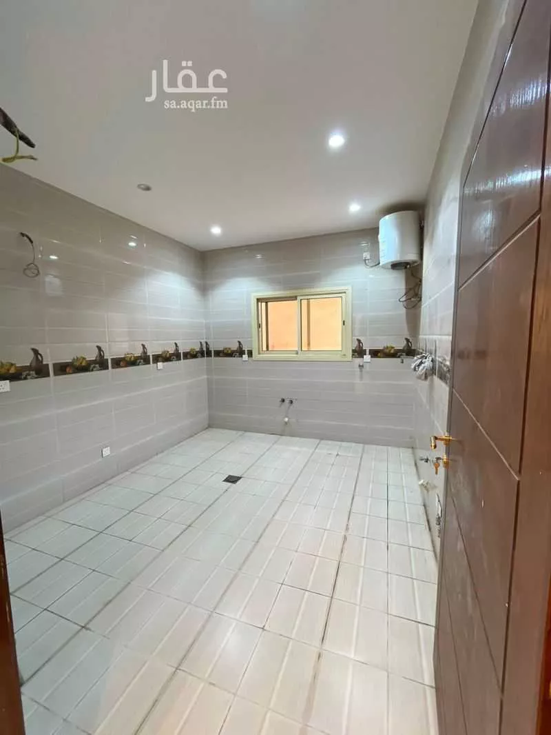 3 bedroom apartment in King Fahd, Madinah 3