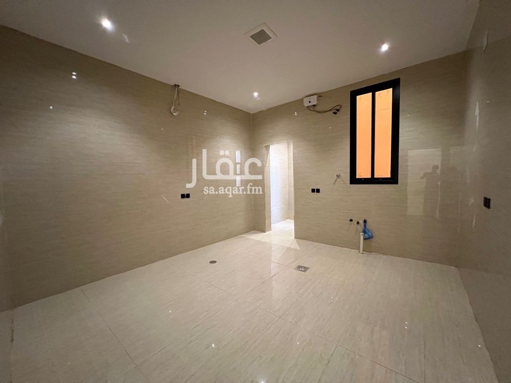 7 bedroom villa in Al Uraija Al Gharbi, Riyadh 12