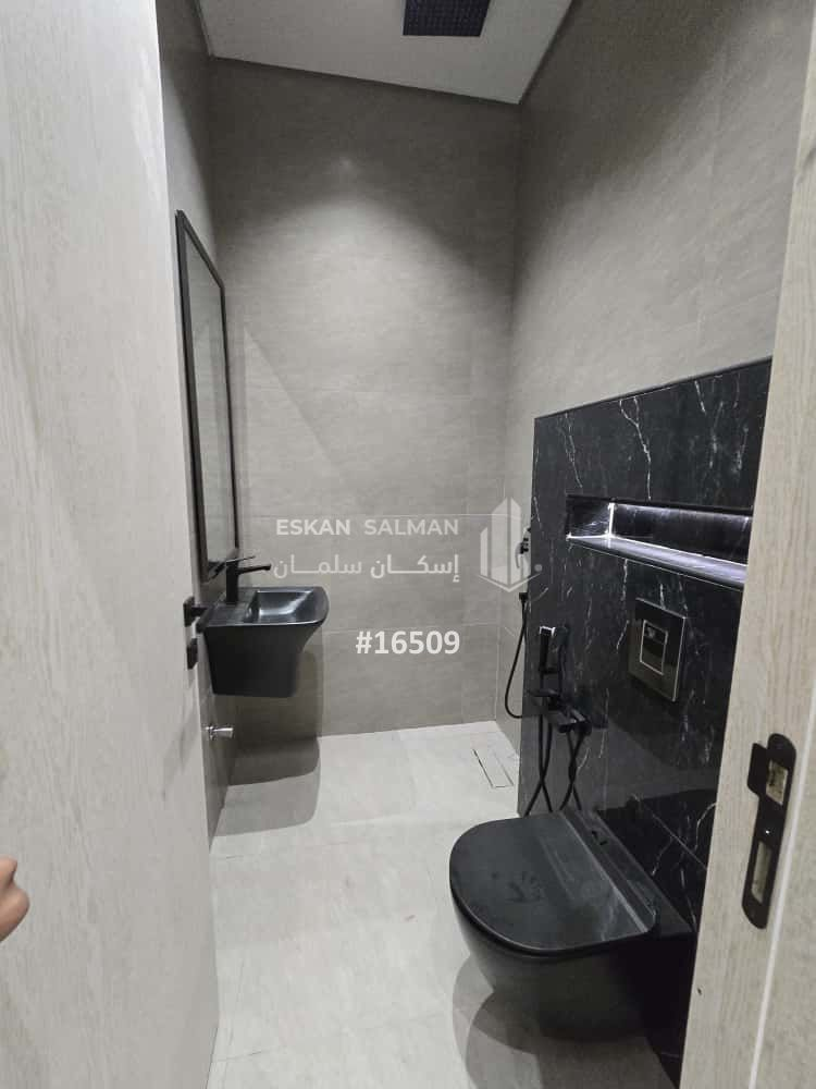 5 bedroom apartment in Al Rimal, Riyadh 9