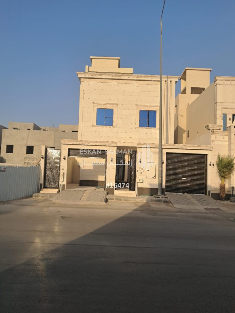 8 bedroom villa in Al Uraija Al Gharbiyah, Riyadh