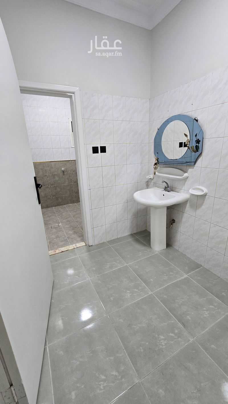 5 bedroom villa in Al Shuhada, Riyadh 9