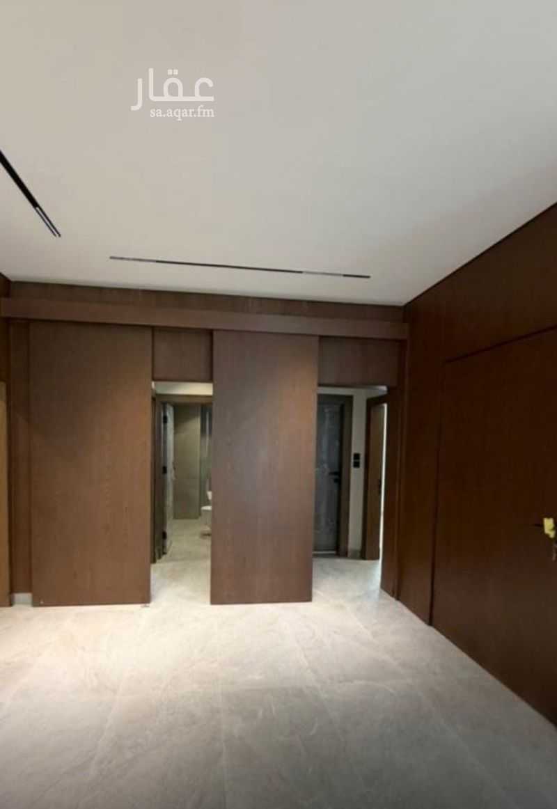 11 bedroom villa in King Fahd, Riyadh 8