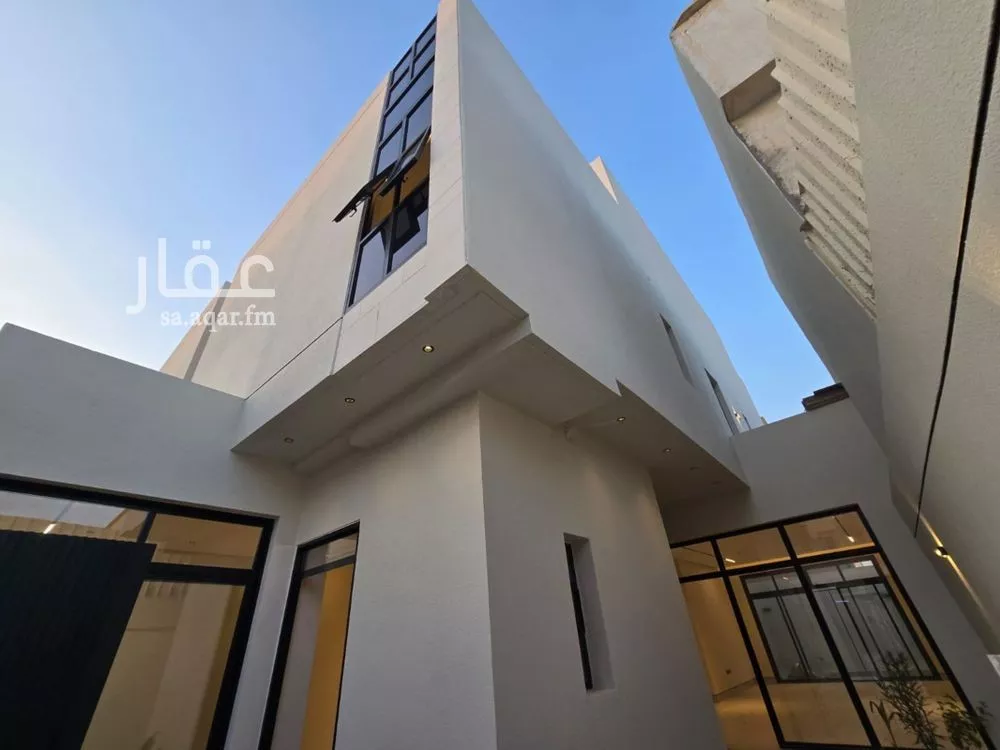 6 bedroom villa in Al Uraija Al Gharbi, Riyadh 10