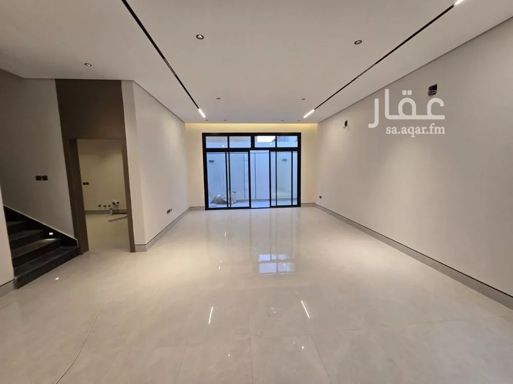 6 bedroom villa in Al Uraija Al Gharbi, Riyadh 14