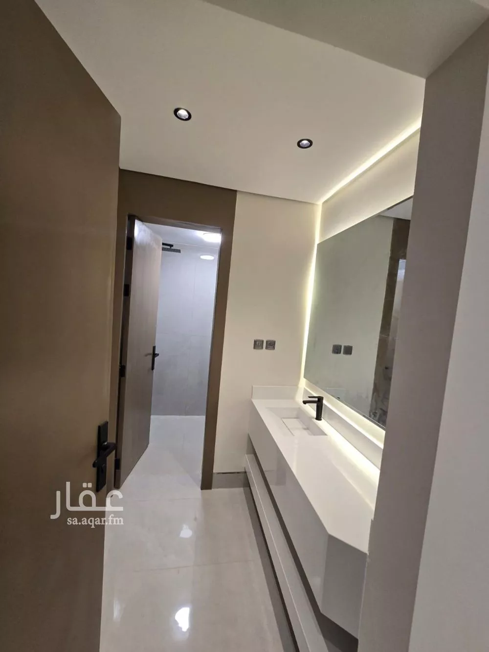 6 bedroom villa in Al Uraija Al Gharbi, Riyadh 17