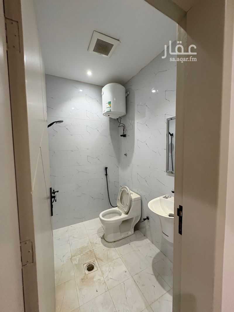5 bedroom villa in Riyadh 15