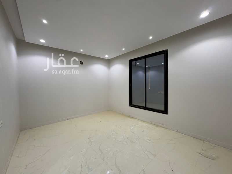 5 bedroom villa in Riyadh 9