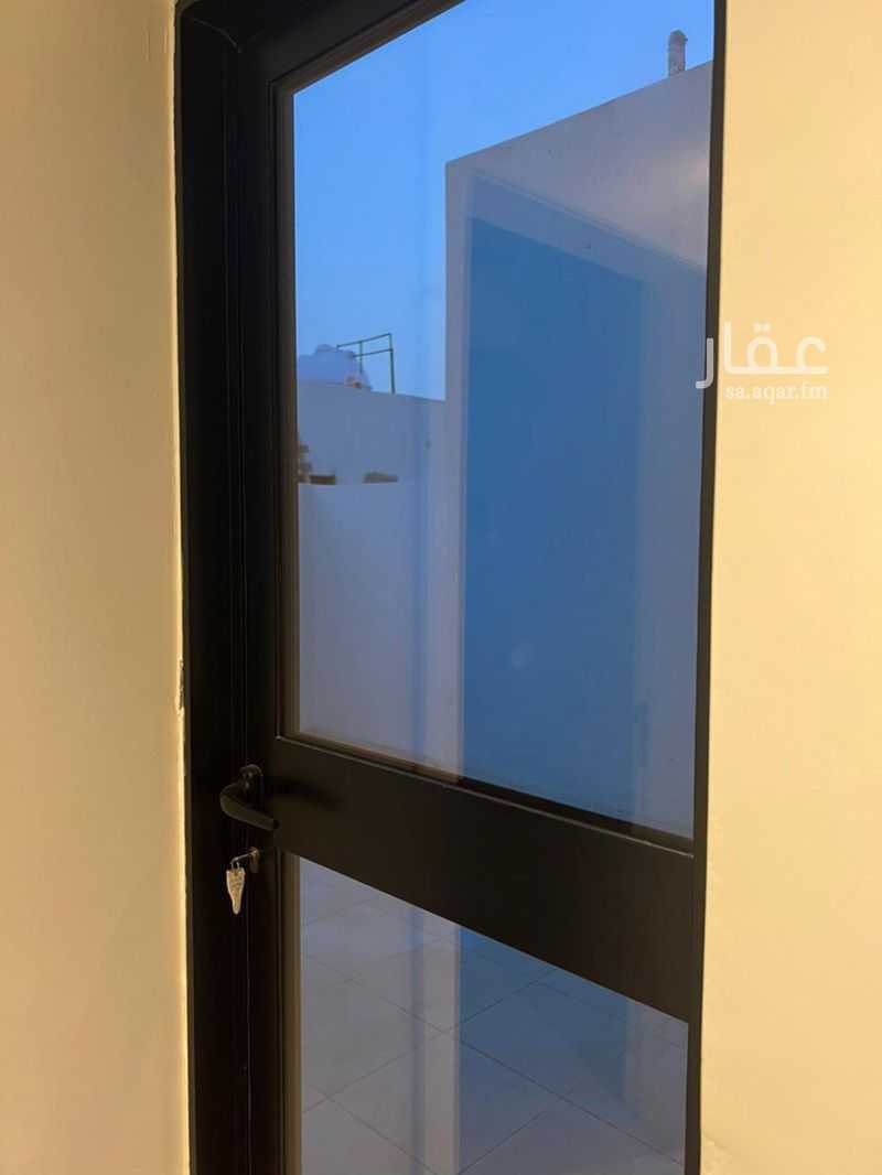 فيلا في العارض