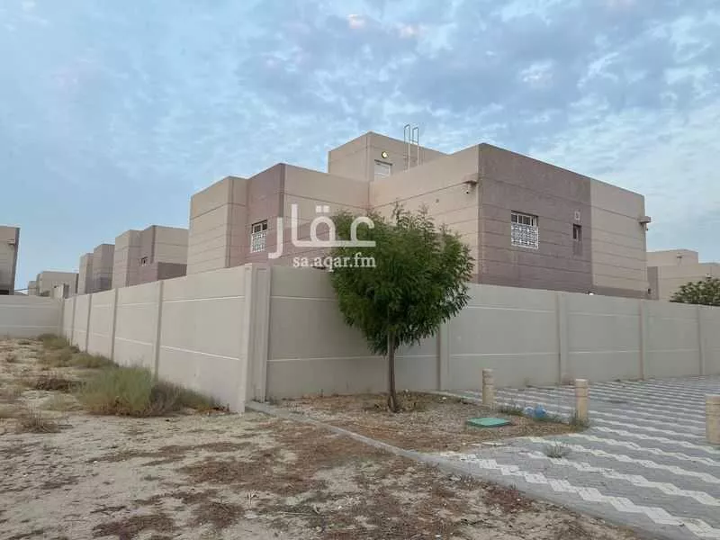 فيلا 4 غرف في الفاروق، مدينة الجبيل الصناعية 2