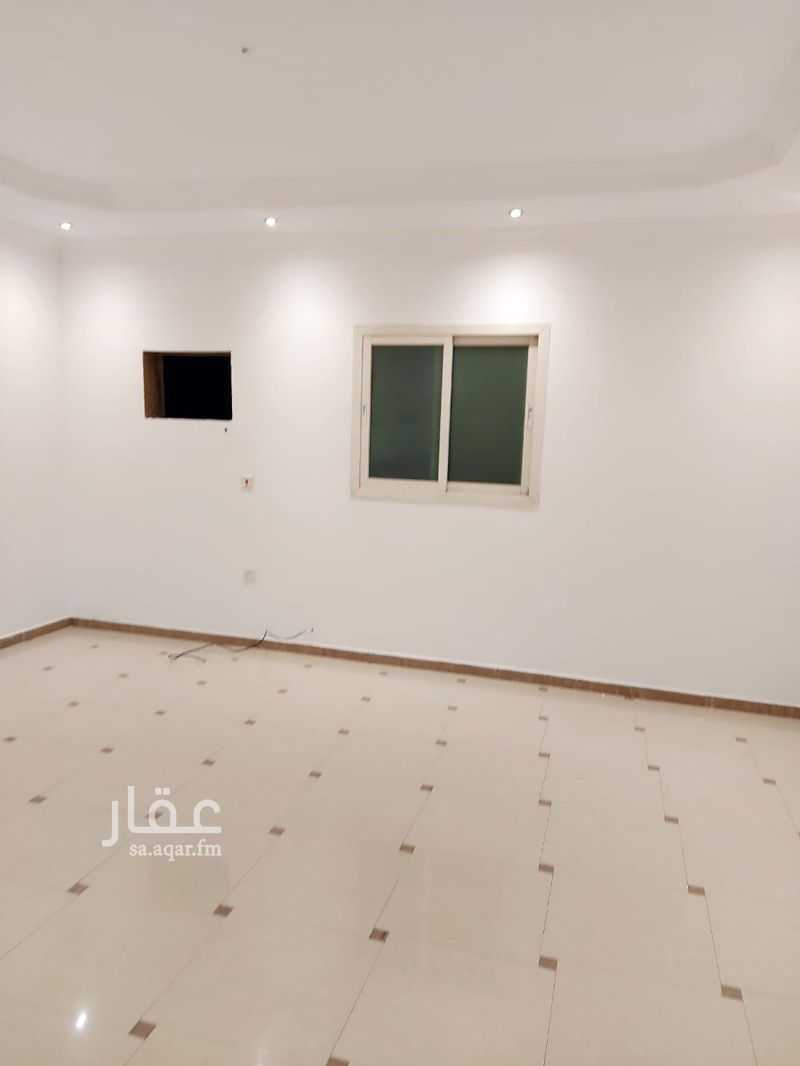 4 bedroom apartment in Al Rabwa, Riyadh 4