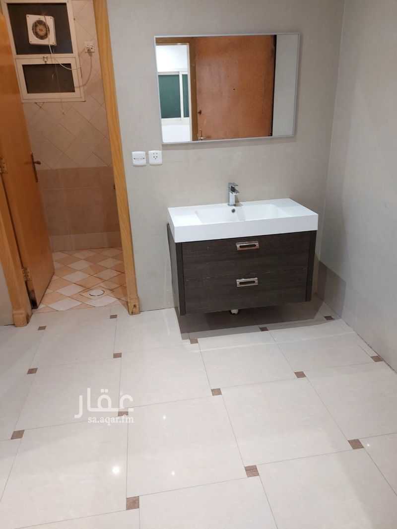4 bedroom apartment in Al Rabwa, Riyadh 6