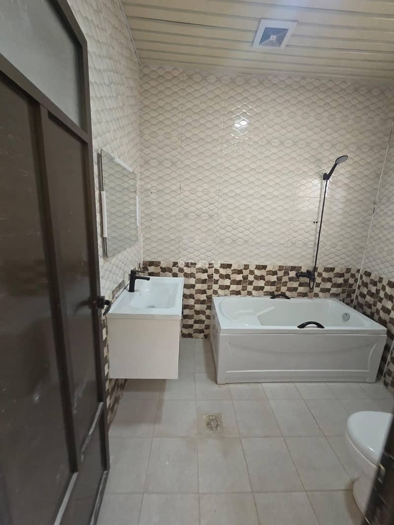 6 bedroom villa in Dahiat King Fahd, Eastern Province 31