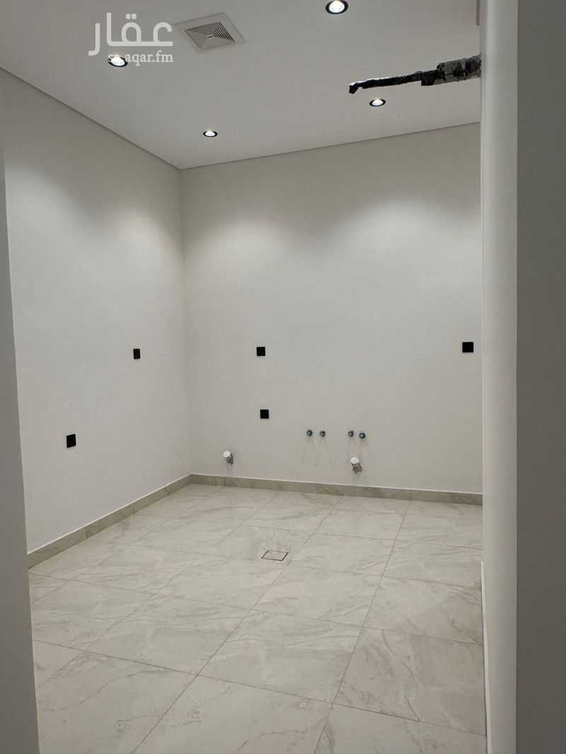 4 bedroom apartment in Jeddah 5