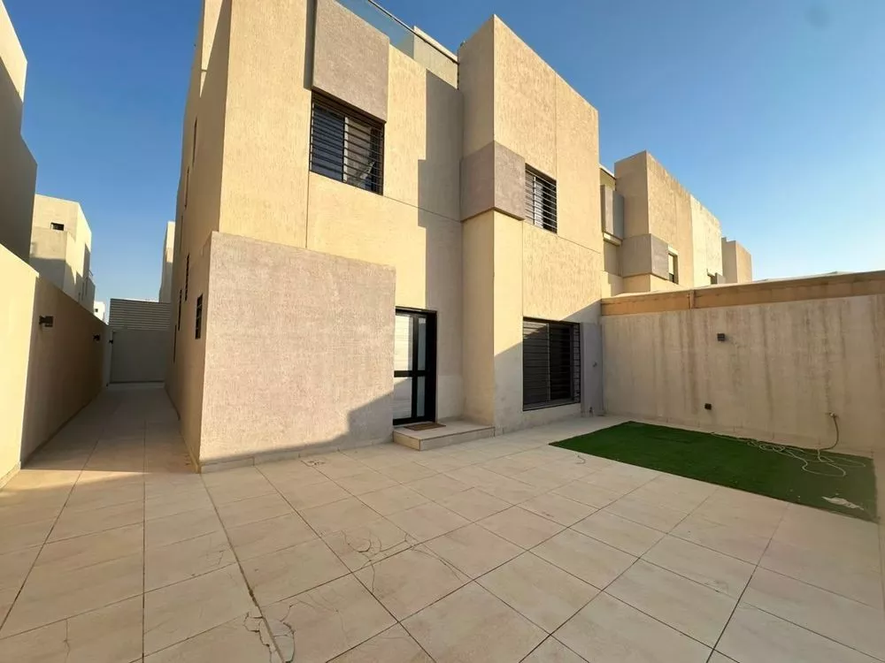 فيلا 4 غرف في النرجس، الرياض 4