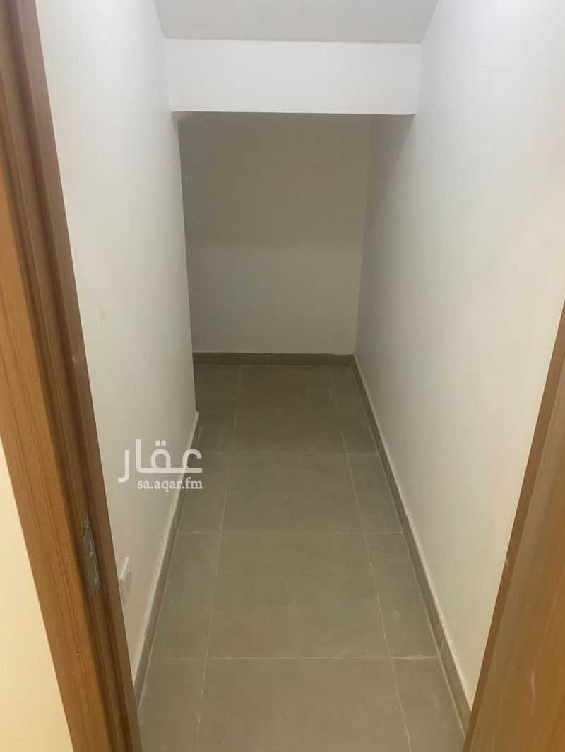 8 bedroom villa in Riyadh 14