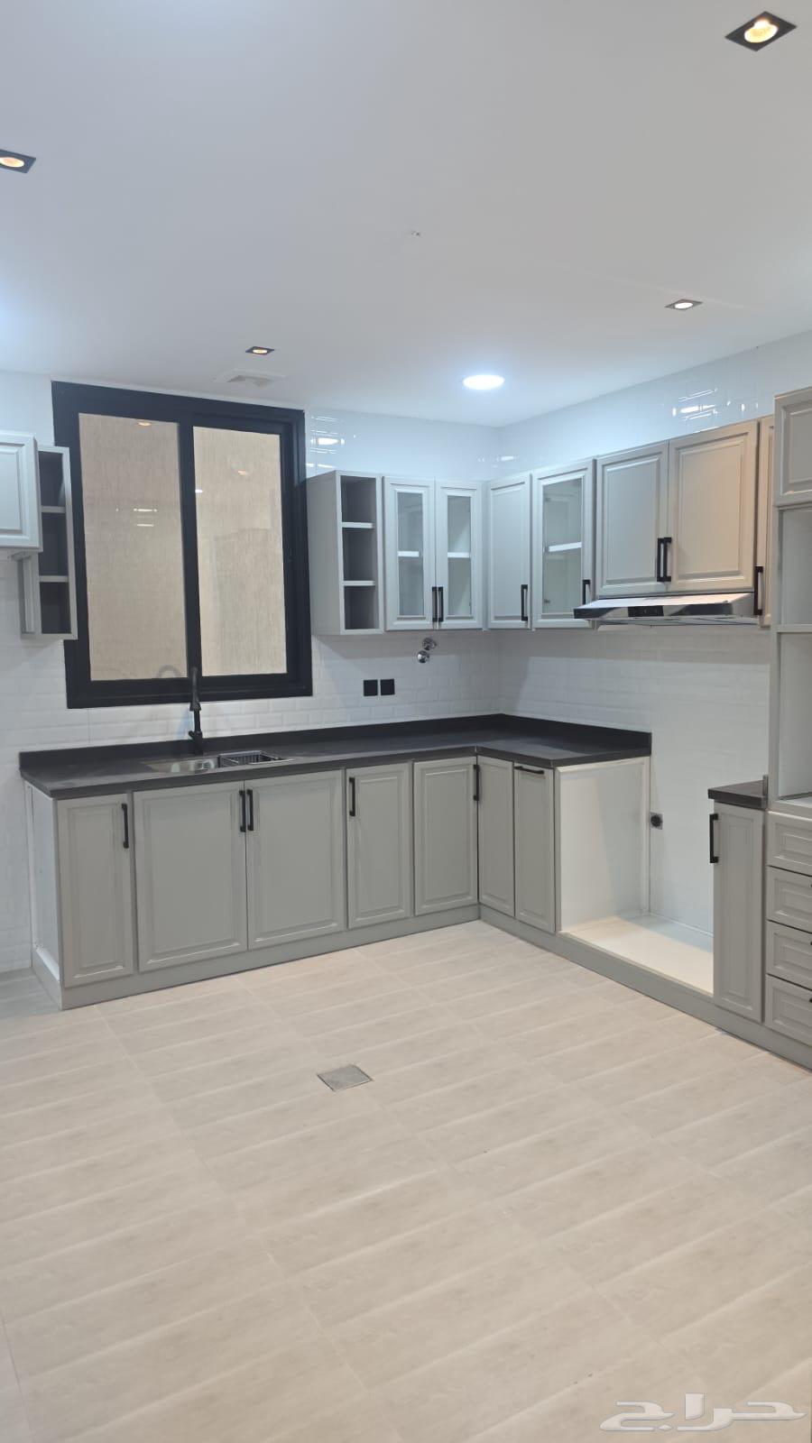 3 bedroom apartment in Dahiat King Fahd, Eastern Province 4