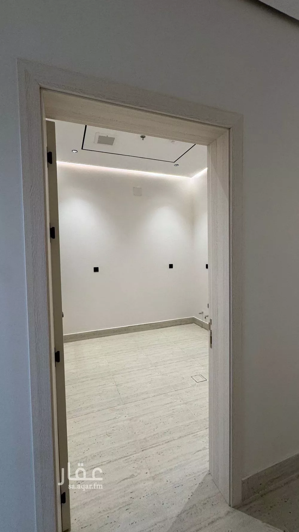 5 bedroom apartment in Riyadh 11