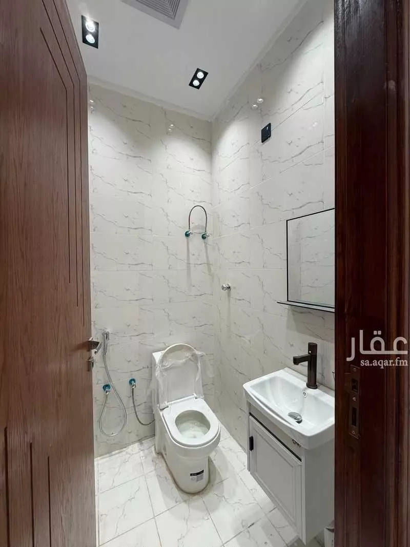 4 bedroom villa in Jeddah 15