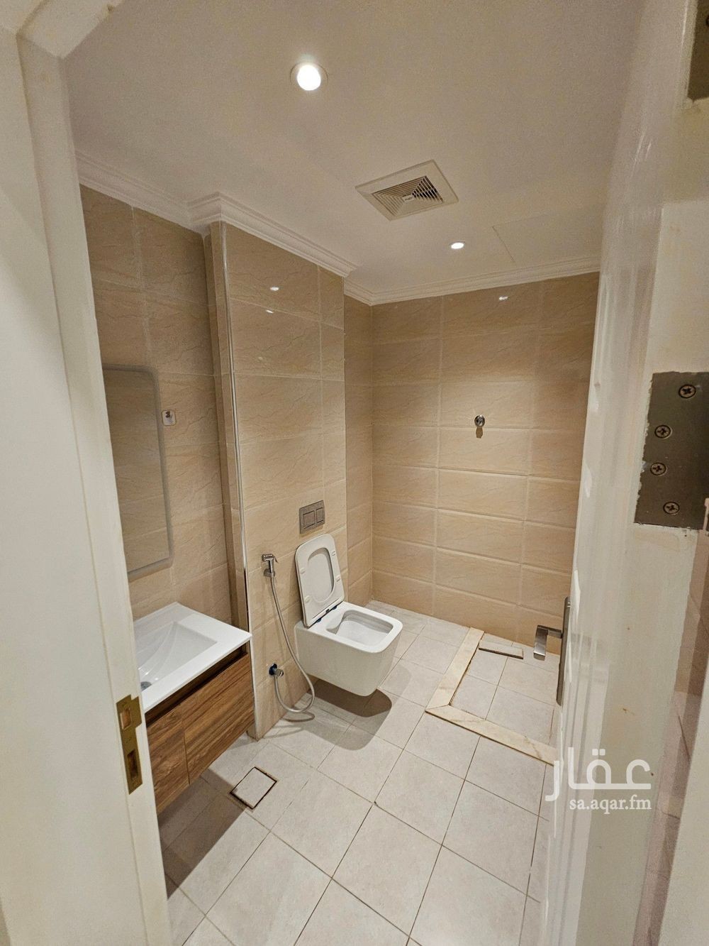 5 bedroom villa in Al Rakah Ash Shamaliyah, Eastern Province 4