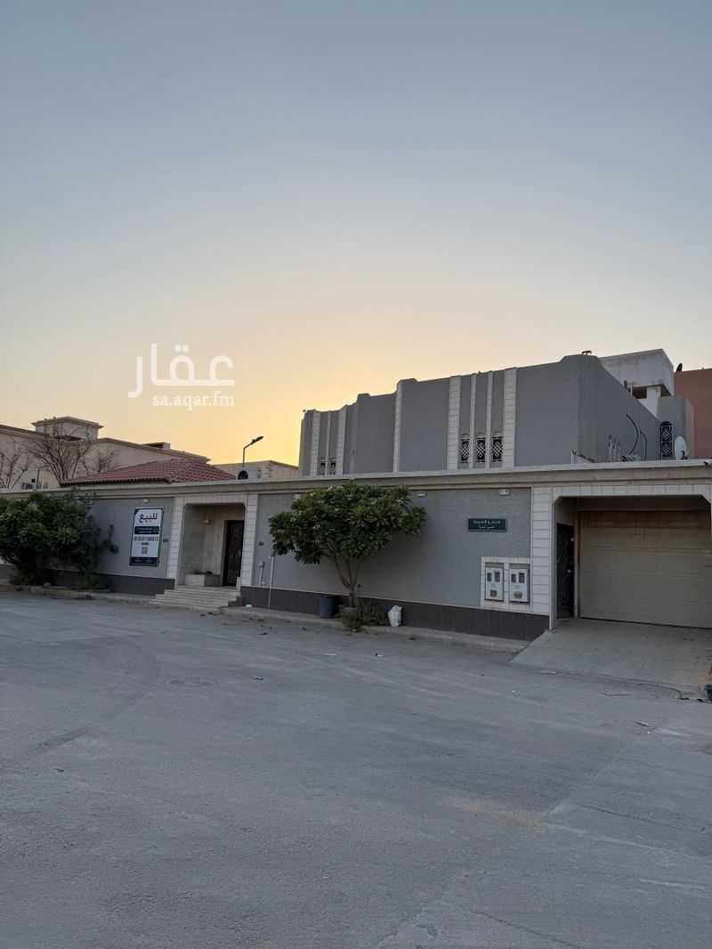 5 bedroom villa in Shubra, Riyadh 9