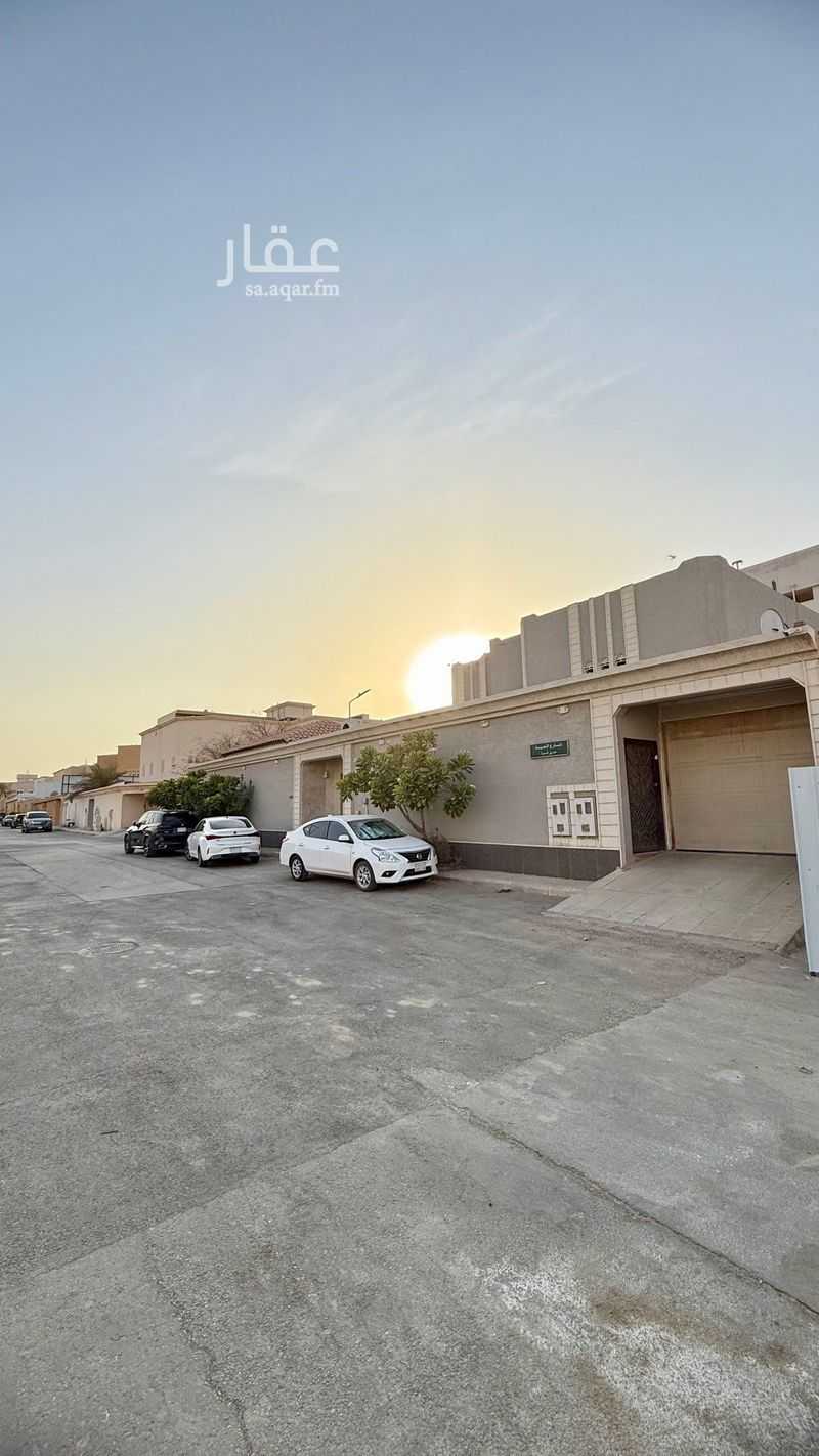 5 bedroom villa in Shubra, Riyadh 8