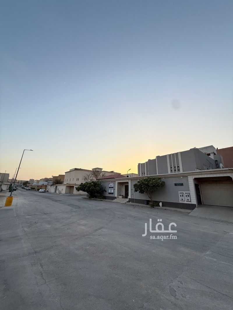 5 bedroom villa in Shubra, Riyadh 10