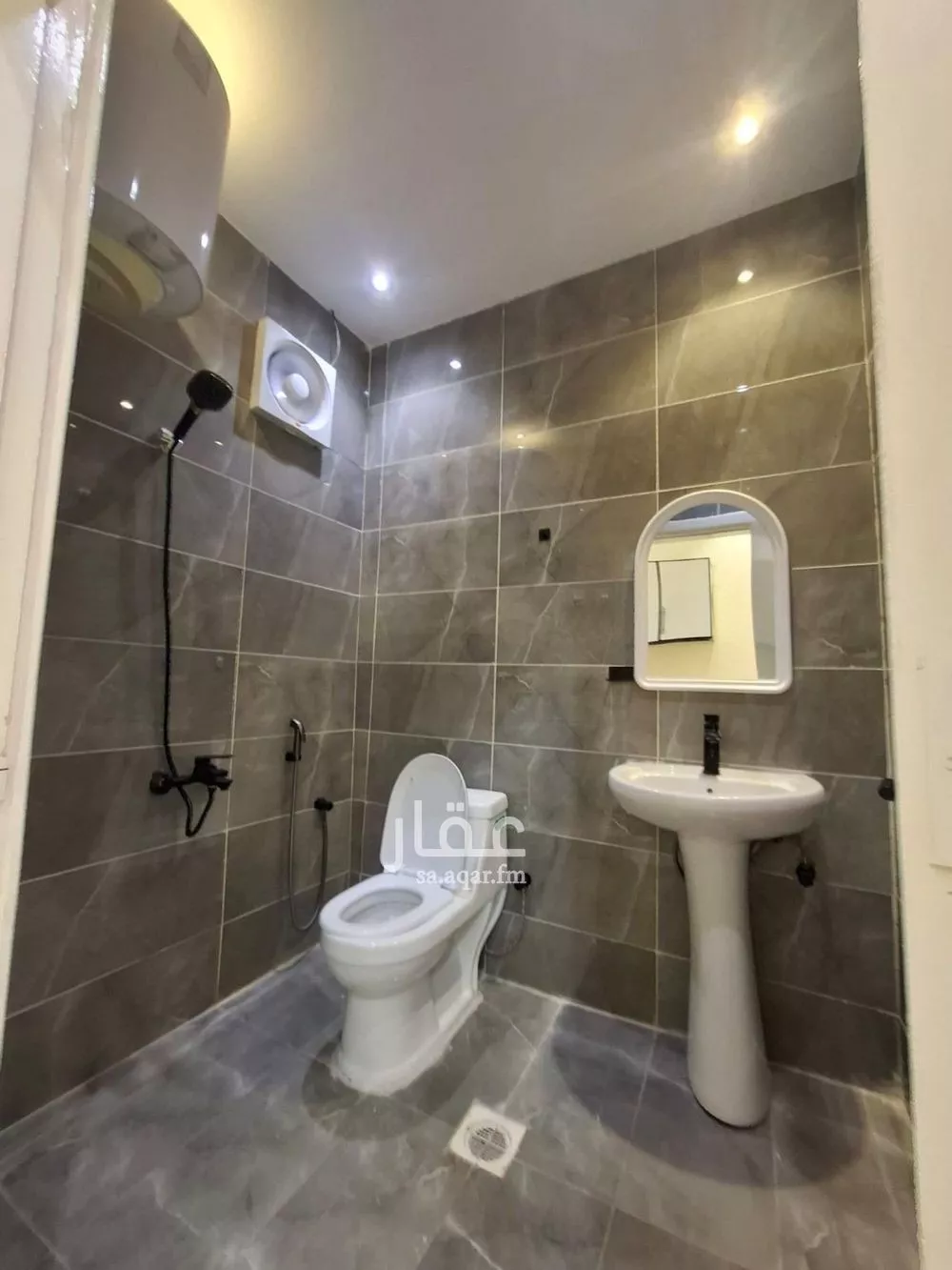 1 bedroom floor in Al Rawdah 4