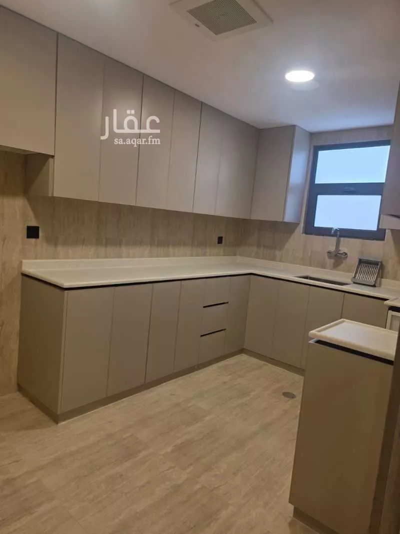 2 bedroom apartment in Al Tubayshi, Eastern Province 6