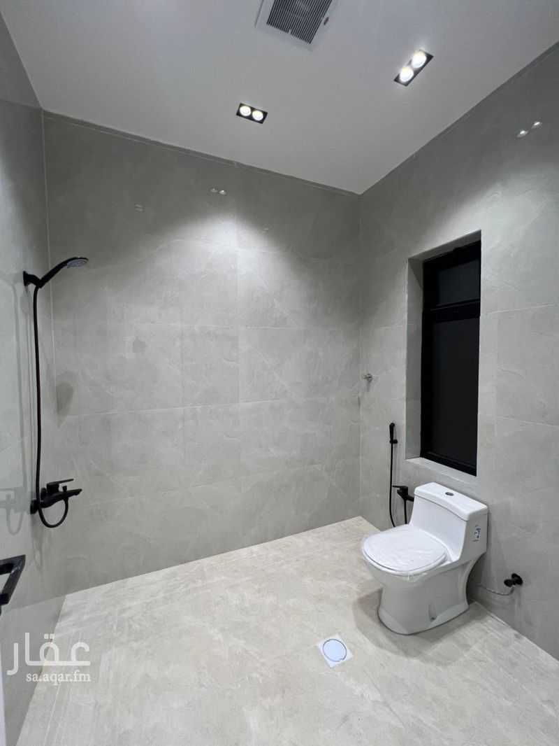 8 bedroom apartment in Al Qadisiyah, Riyadh 12