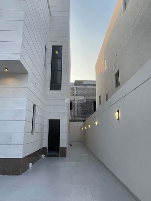 6 bedroom villa in Al Amwaj 1