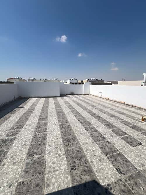 5 bedroom villa in Al Amwaj 2