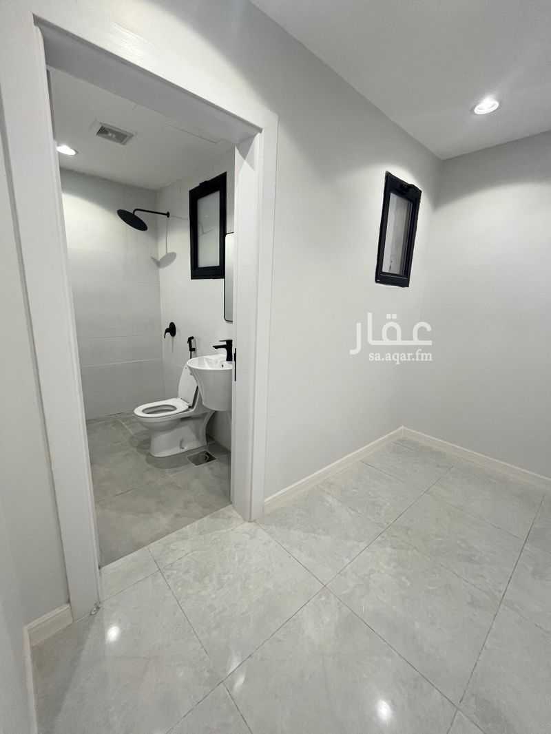5 bedroom apartment in Khuzam, Riyadh 3
