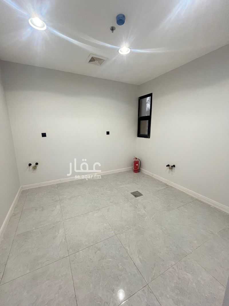 5 bedroom apartment in Khuzam, Riyadh 4