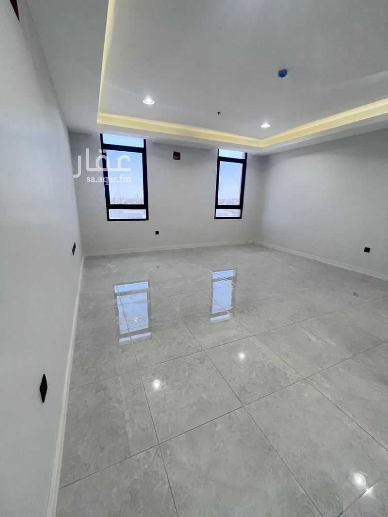 5 bedroom apartment in Khuzam, Riyadh 5