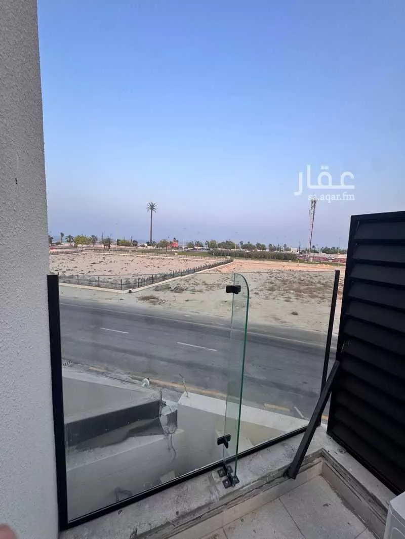 4 bedroom villa in East Beach, Eastern Province 3