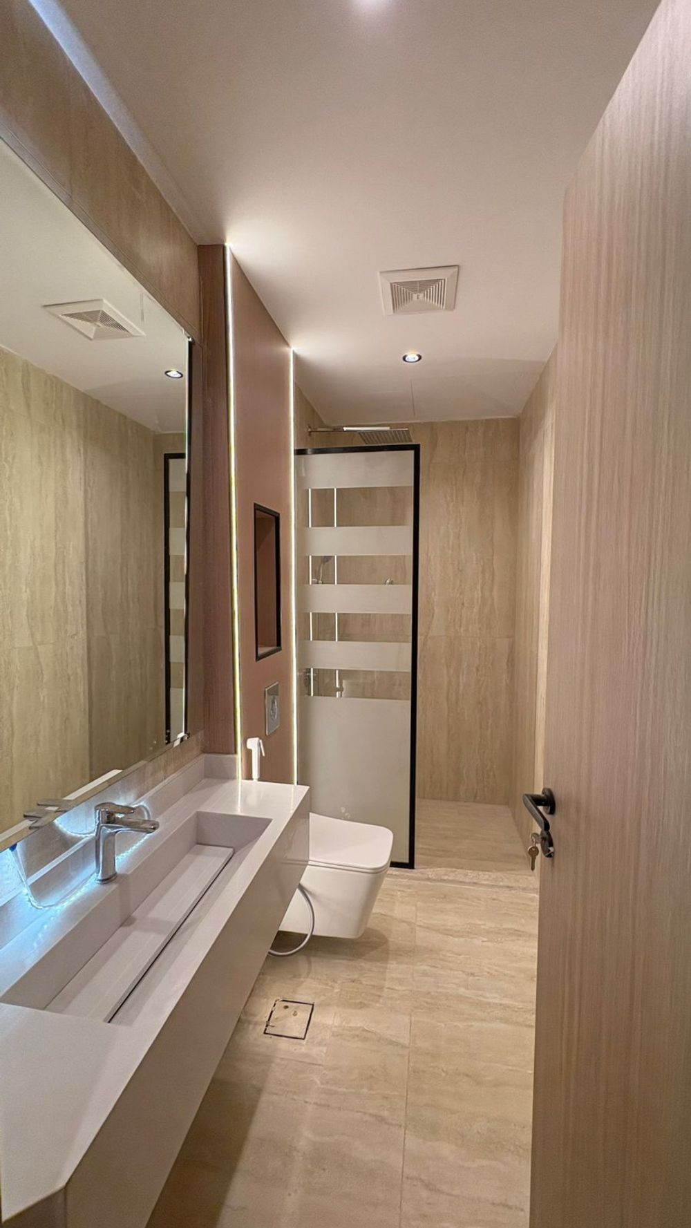 5 bedroom building in Shawran, Madinah 6