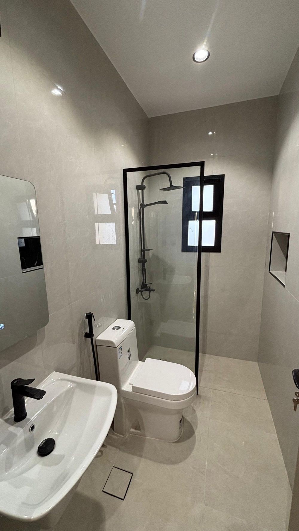 5 bedroom apartment in Al Hasa, Madinah 17