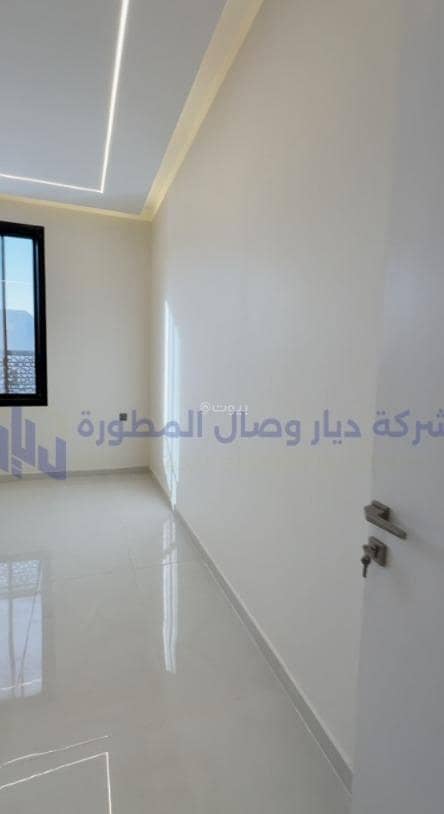 5 bedroom apartment in King Fahd, Madinah 6