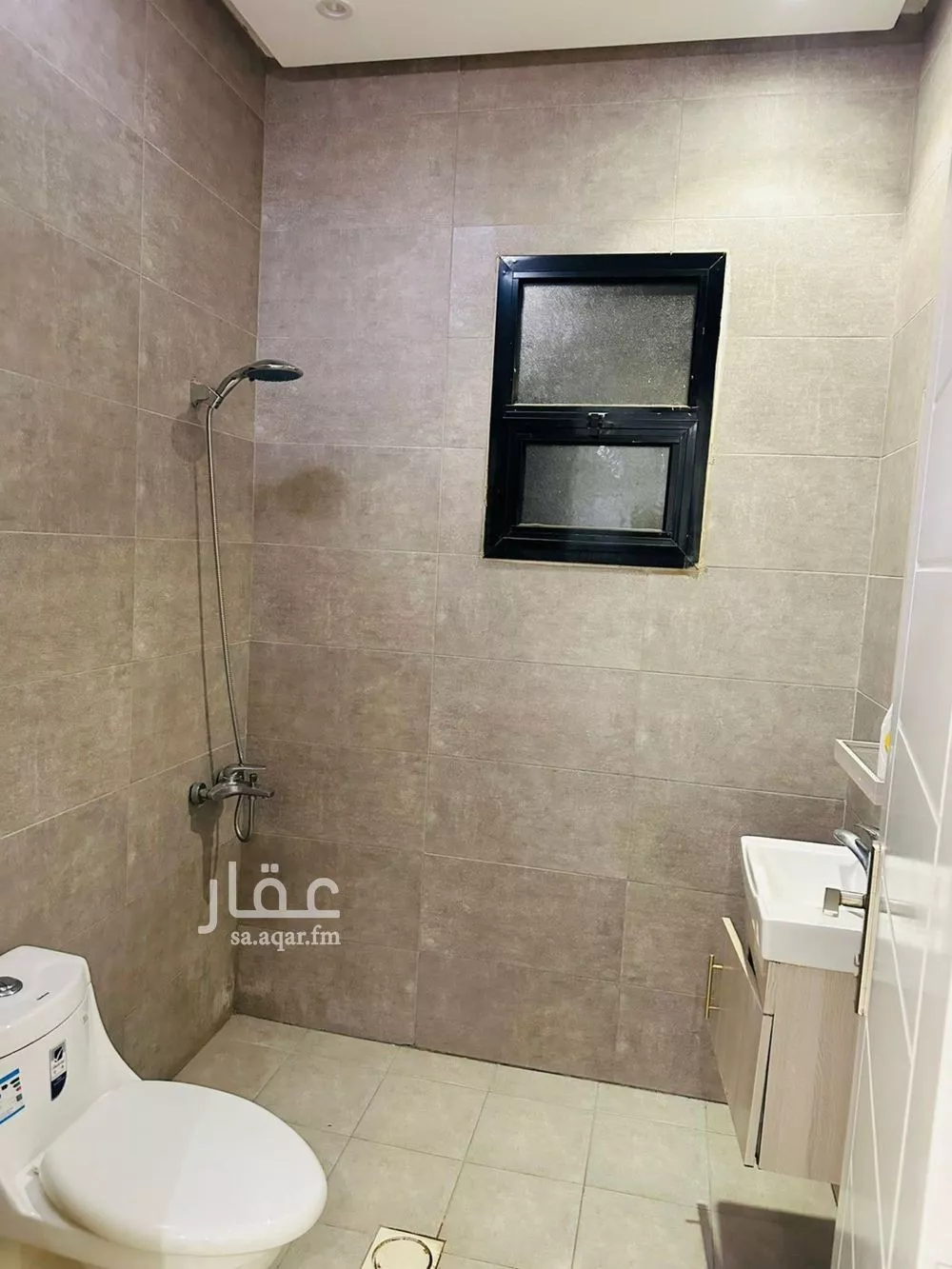 دور 3 غرف في العارض 7